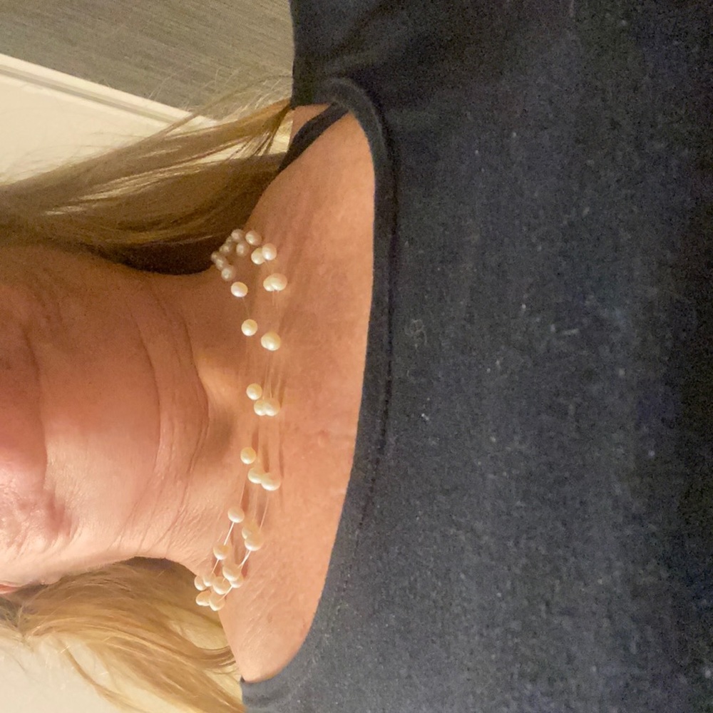 Genuine pearl and sterling silver necklace !